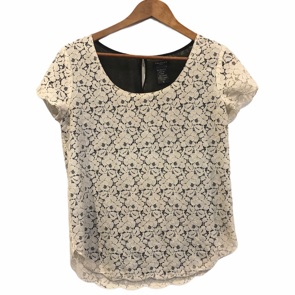 Aritizia Talulah Lace Overlay T-Shirt Medium